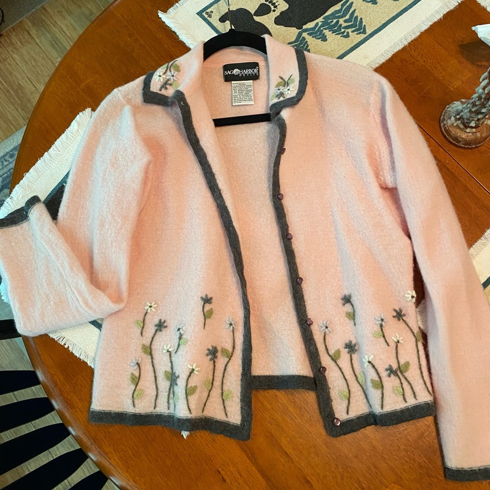 PRICE DROP!!! Sag Harbor PXL Wool and Mohair Sweater with embroidered flowers